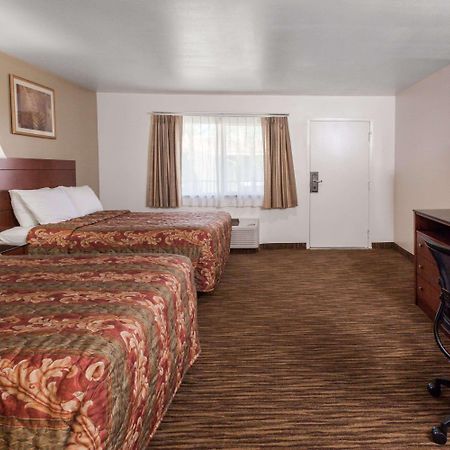 Travelodge By Wyndham Hemet Ca מראה חיצוני תמונה