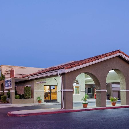 Travelodge By Wyndham Hemet Ca מראה חיצוני תמונה