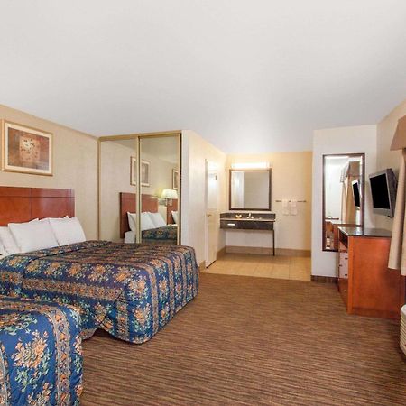Travelodge By Wyndham Hemet Ca מראה חיצוני תמונה