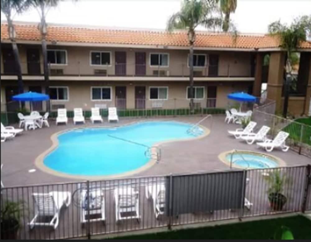 Travelodge By Wyndham Hemet Ca מתקנים תמונה