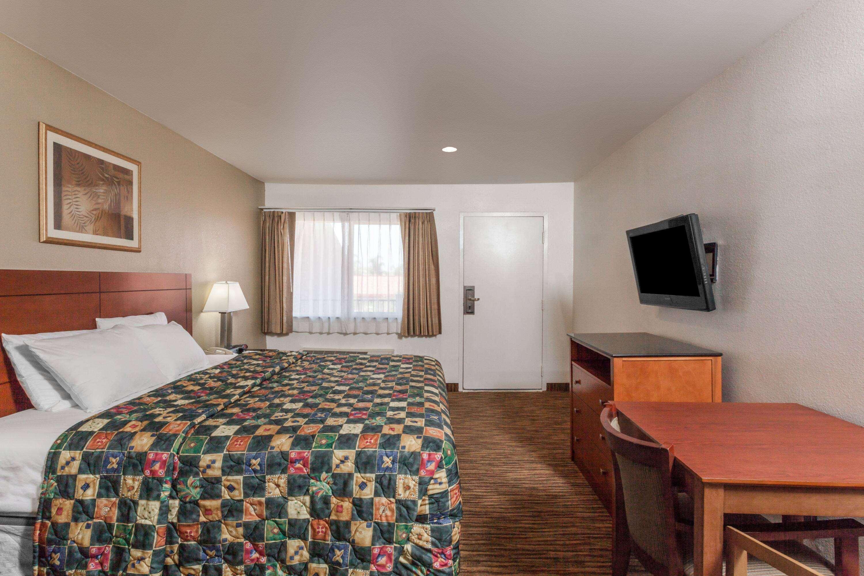 Travelodge By Wyndham Hemet Ca מראה חיצוני תמונה